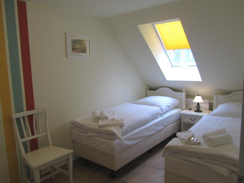 Apartmenthaus Hus Uebi By Rujana Binz Kamer foto